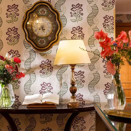 Relais Du Vieux Hotel 4*
